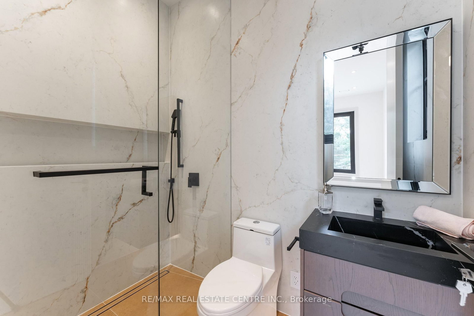 491 Fourth Line • Oakville, ON photo 28