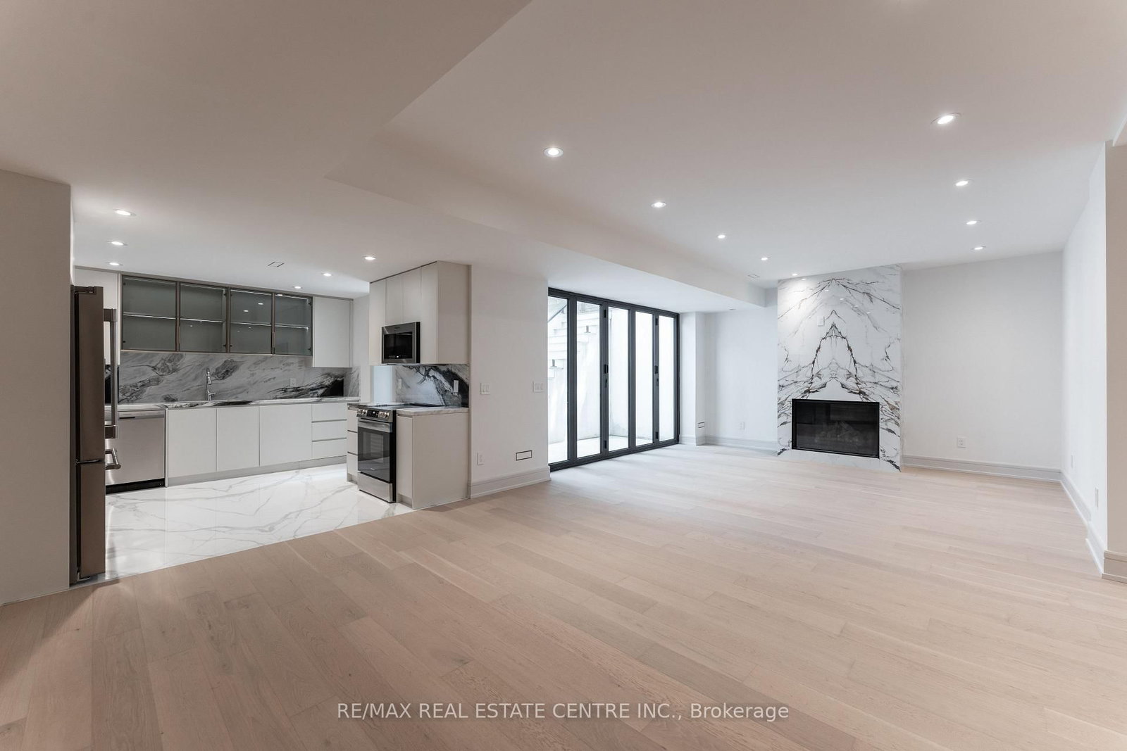 491 Fourth Line • Oakville, ON photo 37