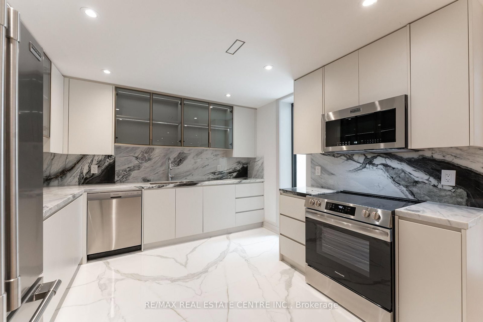 491 Fourth Line • Oakville, ON photo 42