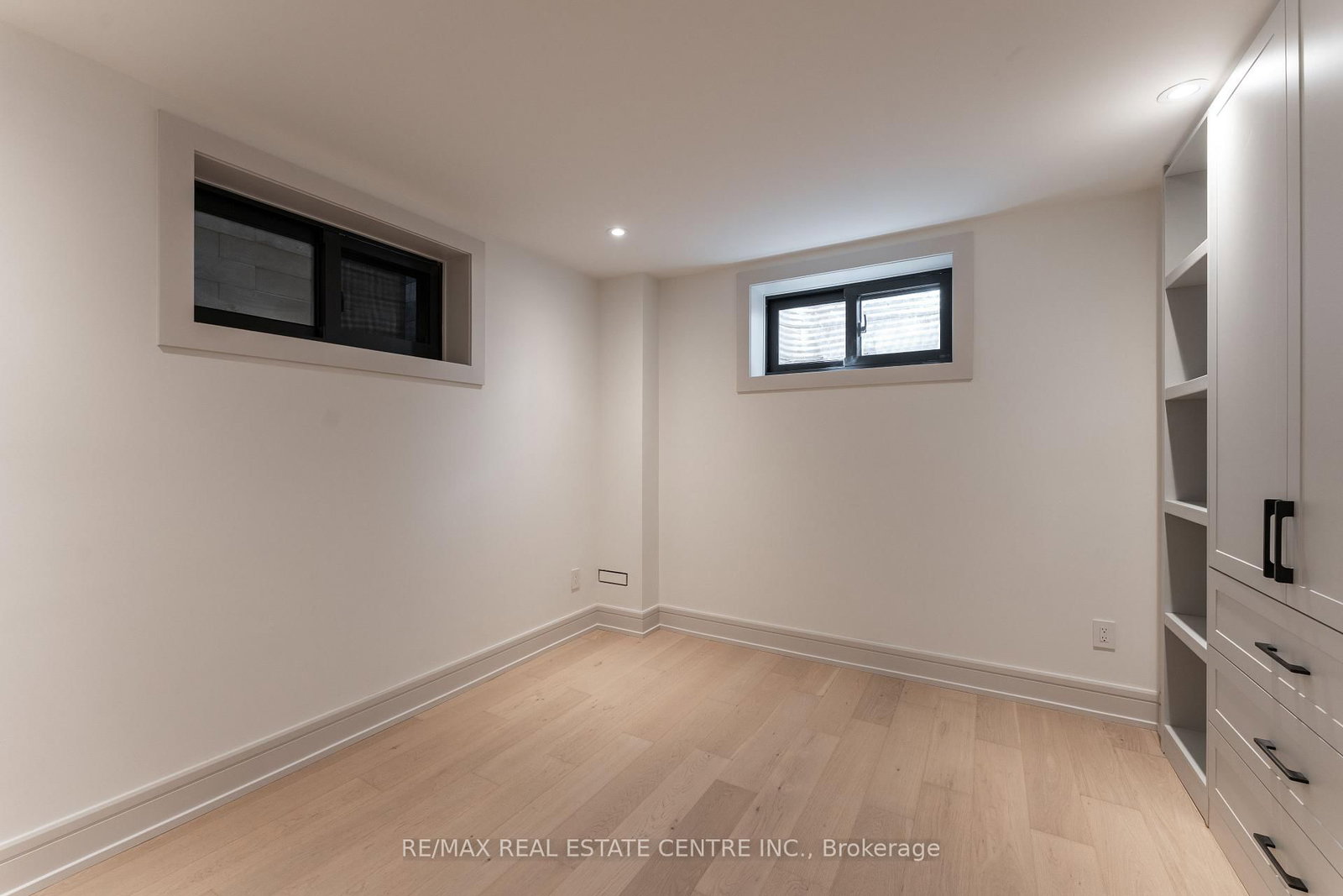 491 Fourth Line • Oakville, ON photo 46