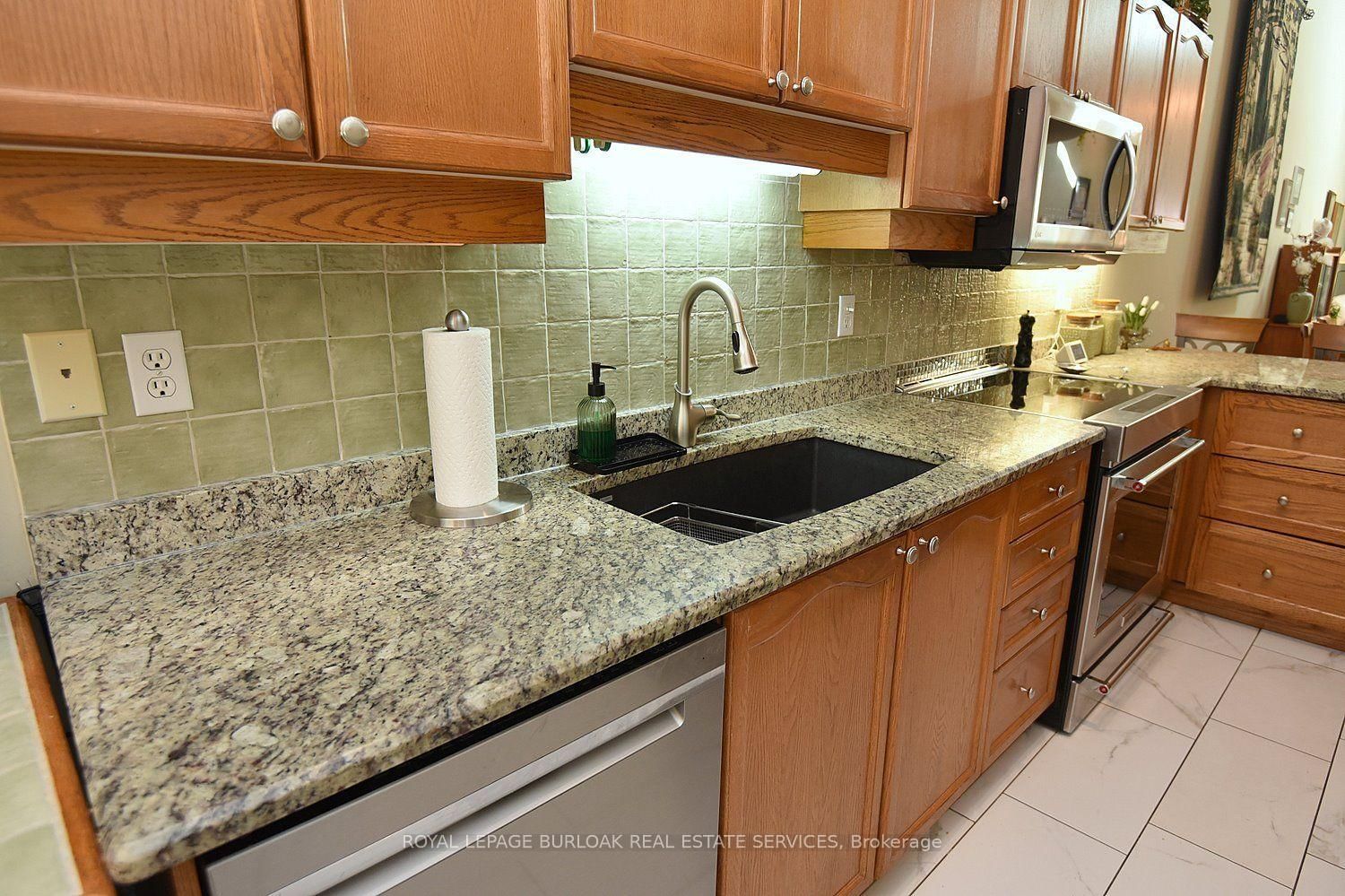 476 Walkers Line • #13 • Burlington, ON photo 19