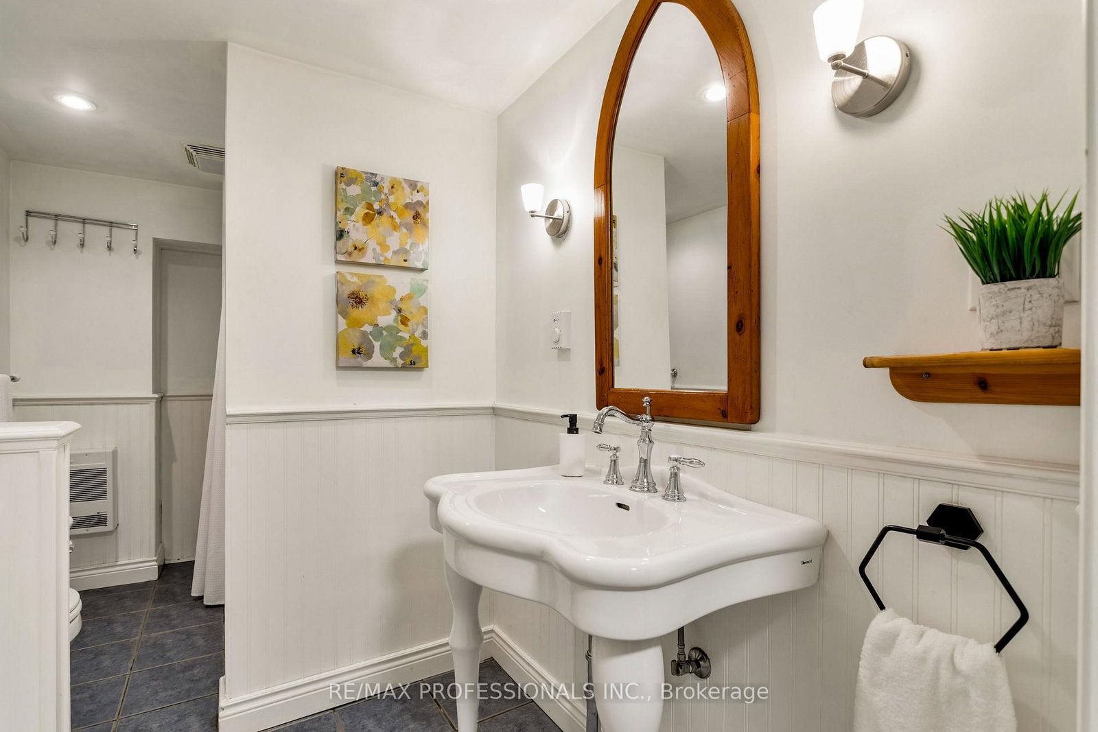1364 Islington Avenue • Toronto, ON photo 36