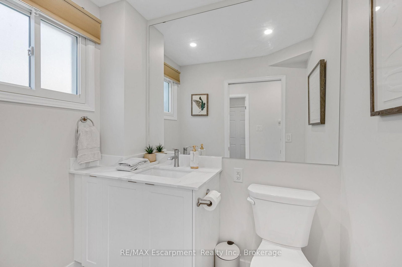 2265 Middlesmoor Crescent • Burlington, ON photo 11