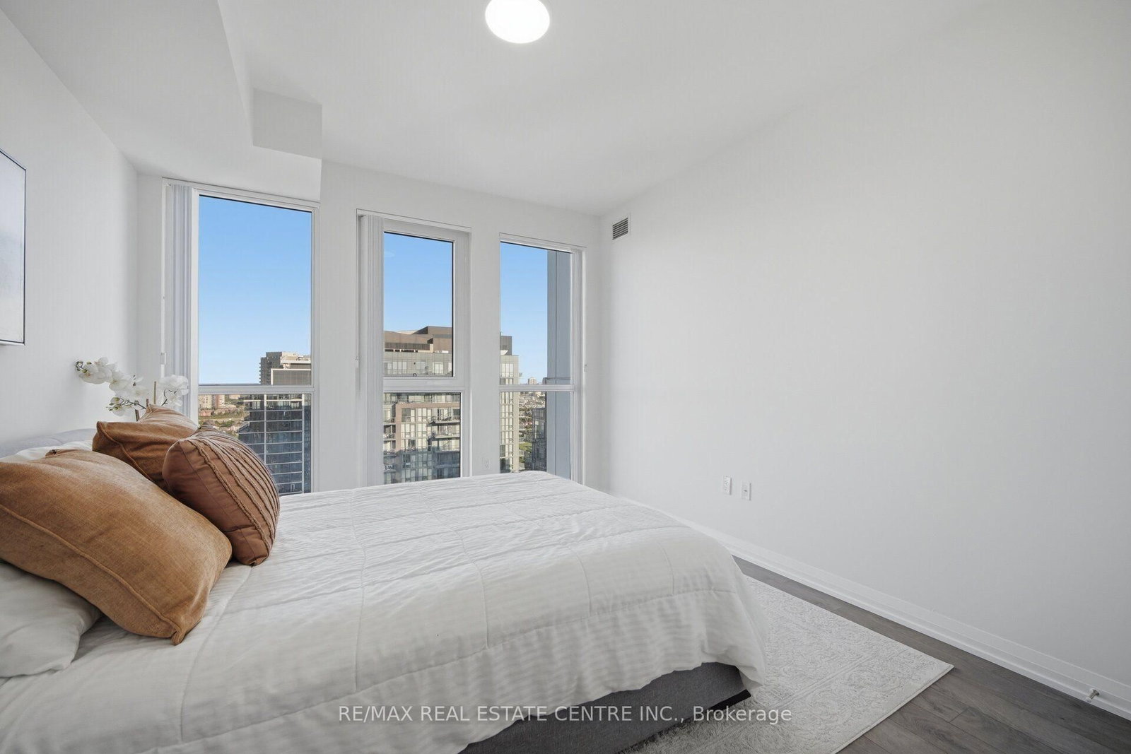35 Watergarden Drive • #2414 • Mississauga, ON photo 18