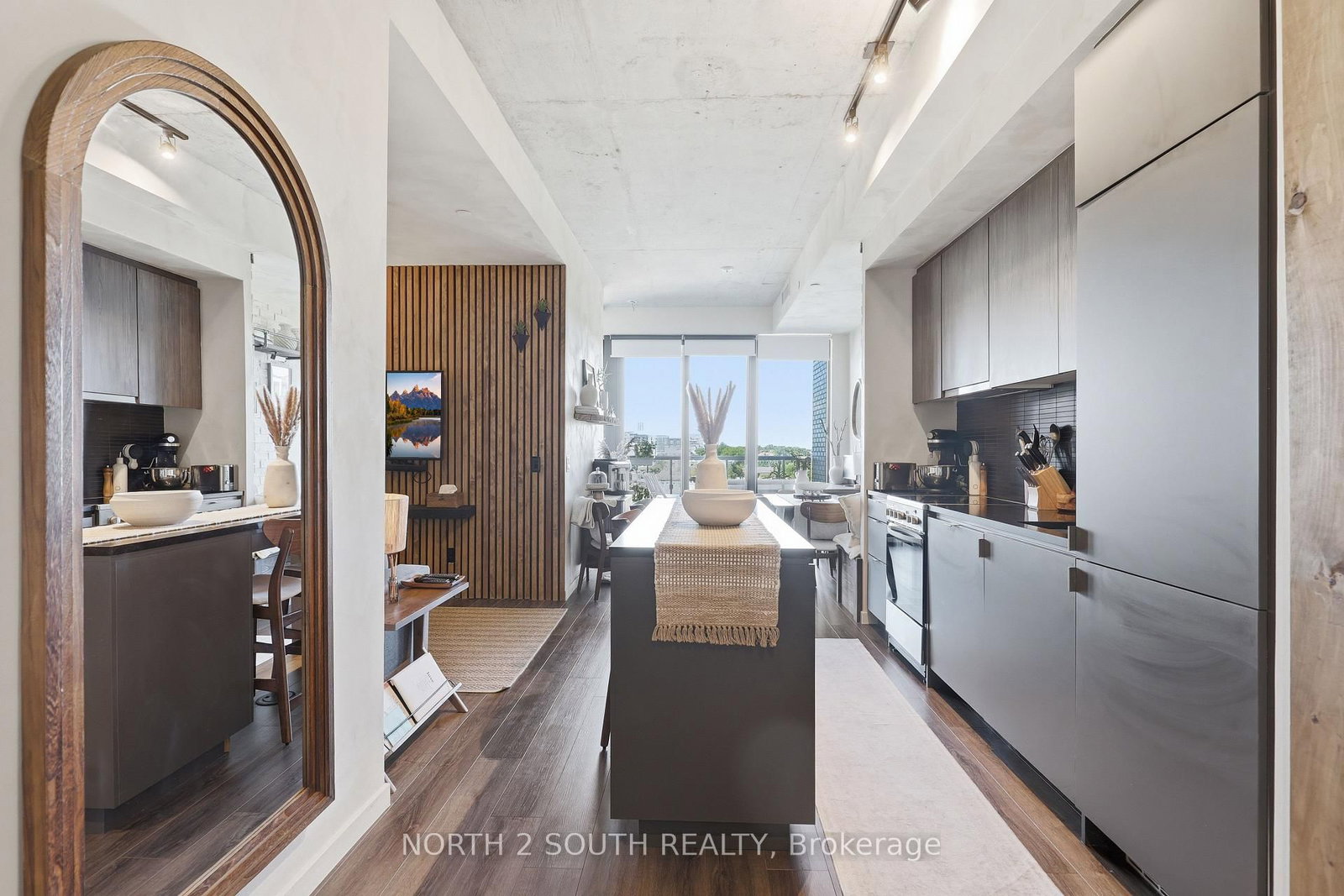 7 Smith Crescent • #717 • Toronto, ON photo 1