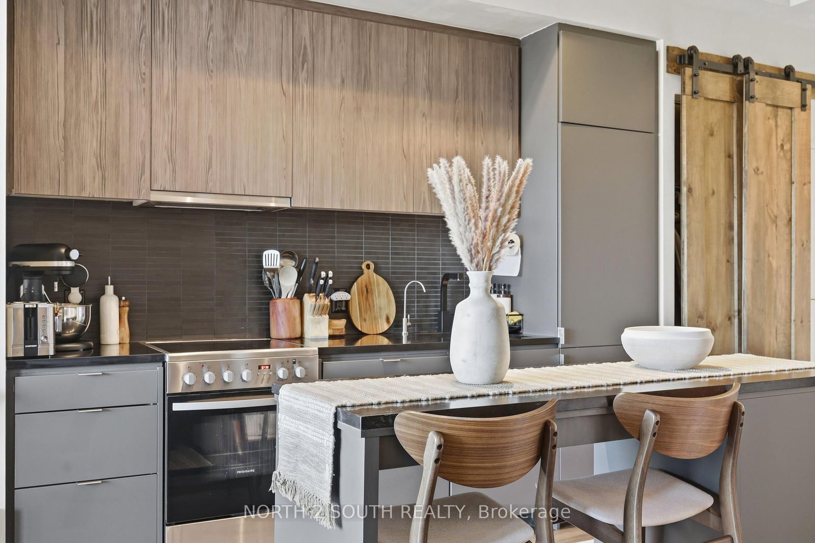 7 Smith Crescent • #717 • Toronto, ON photo 27