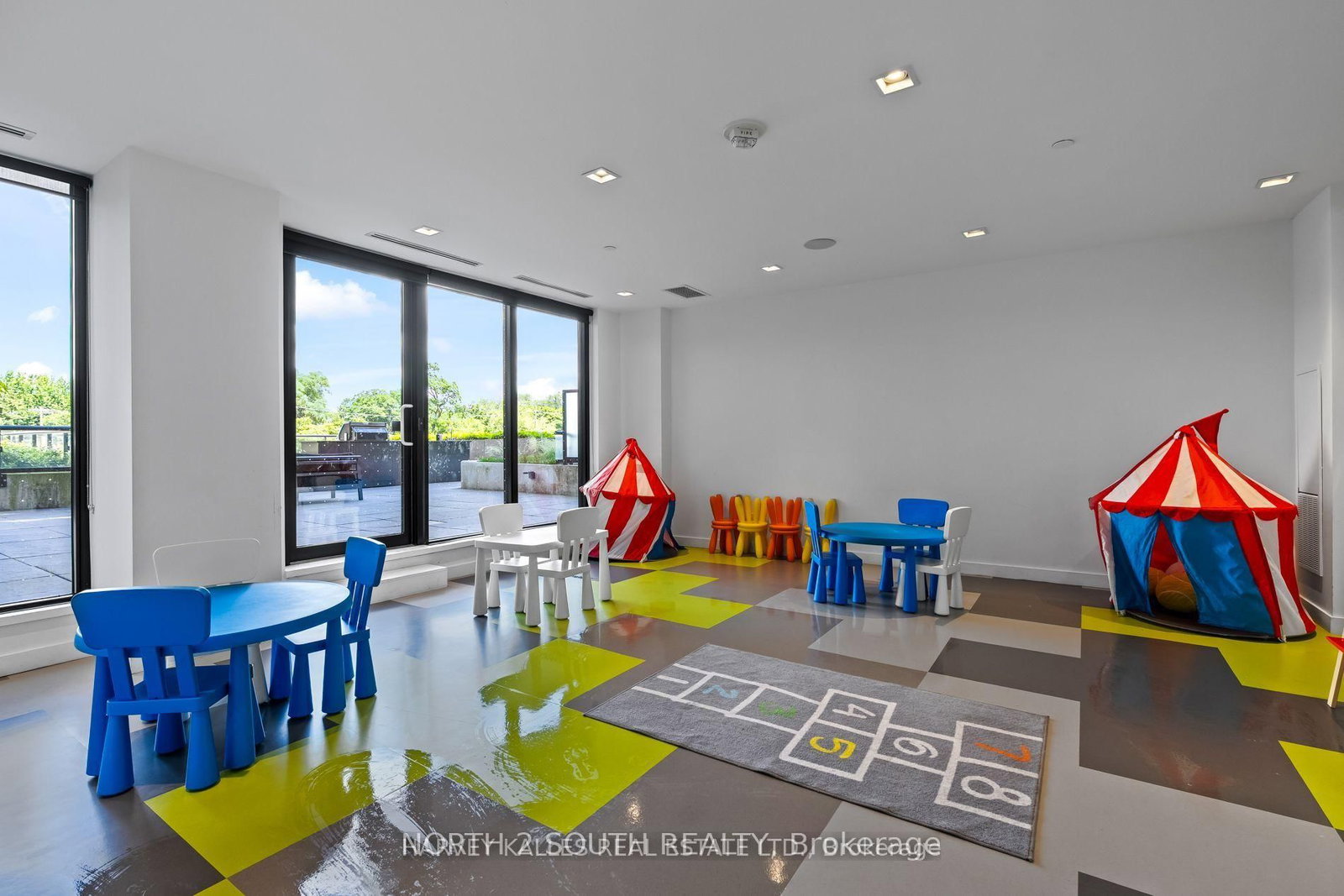 7 Smith Crescent • #717 • Toronto, ON photo 39