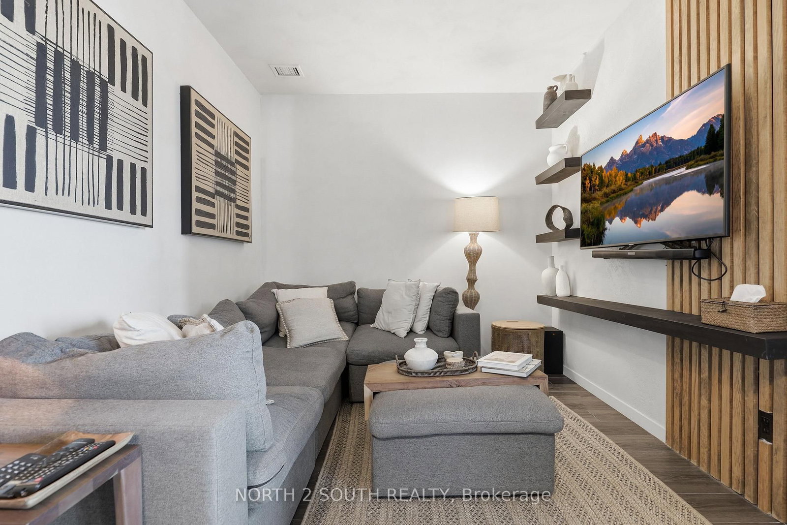 7 Smith Crescent • #717 • Toronto, ON photo 6