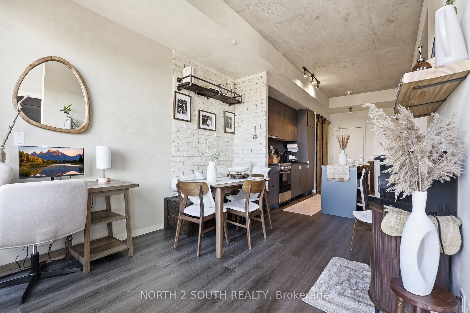 7 Smith Crescent • #717 • Toronto, ON photo 8