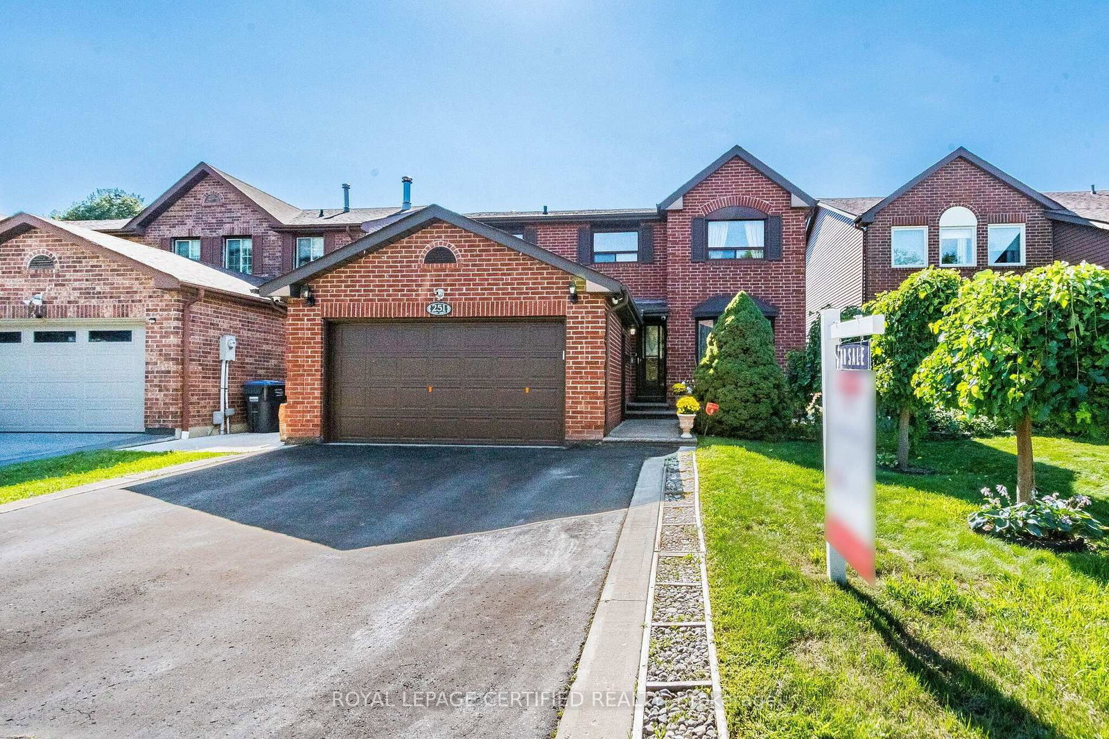 251 ELGIN Drive • Brampton, ON photo 1