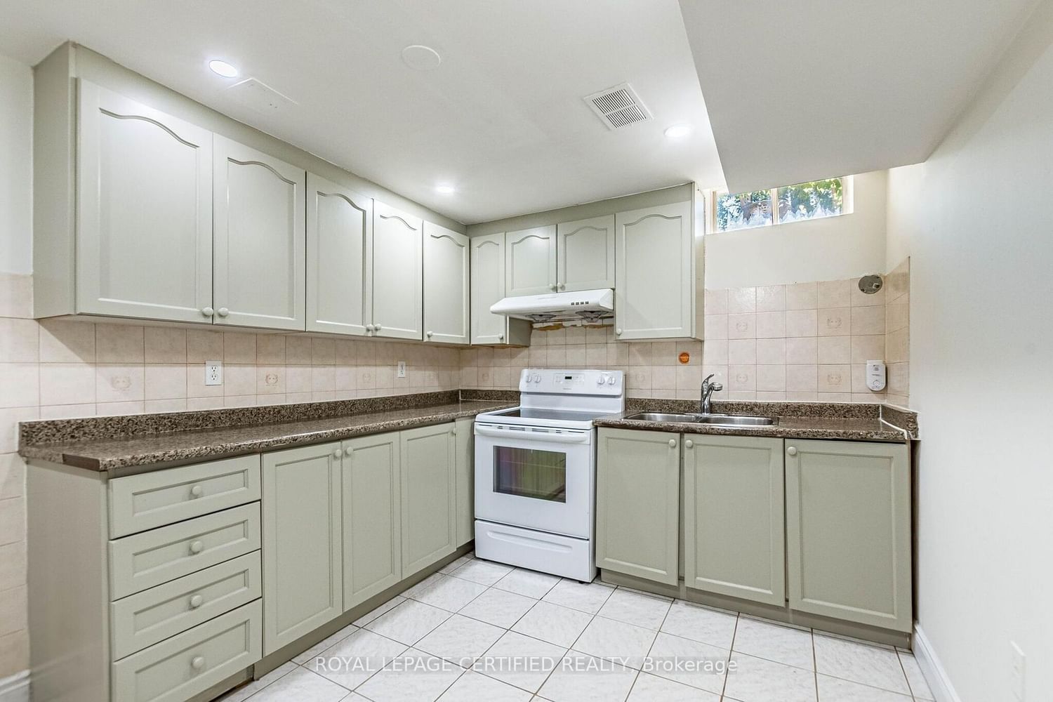 251 ELGIN Drive • Brampton, ON photo 32