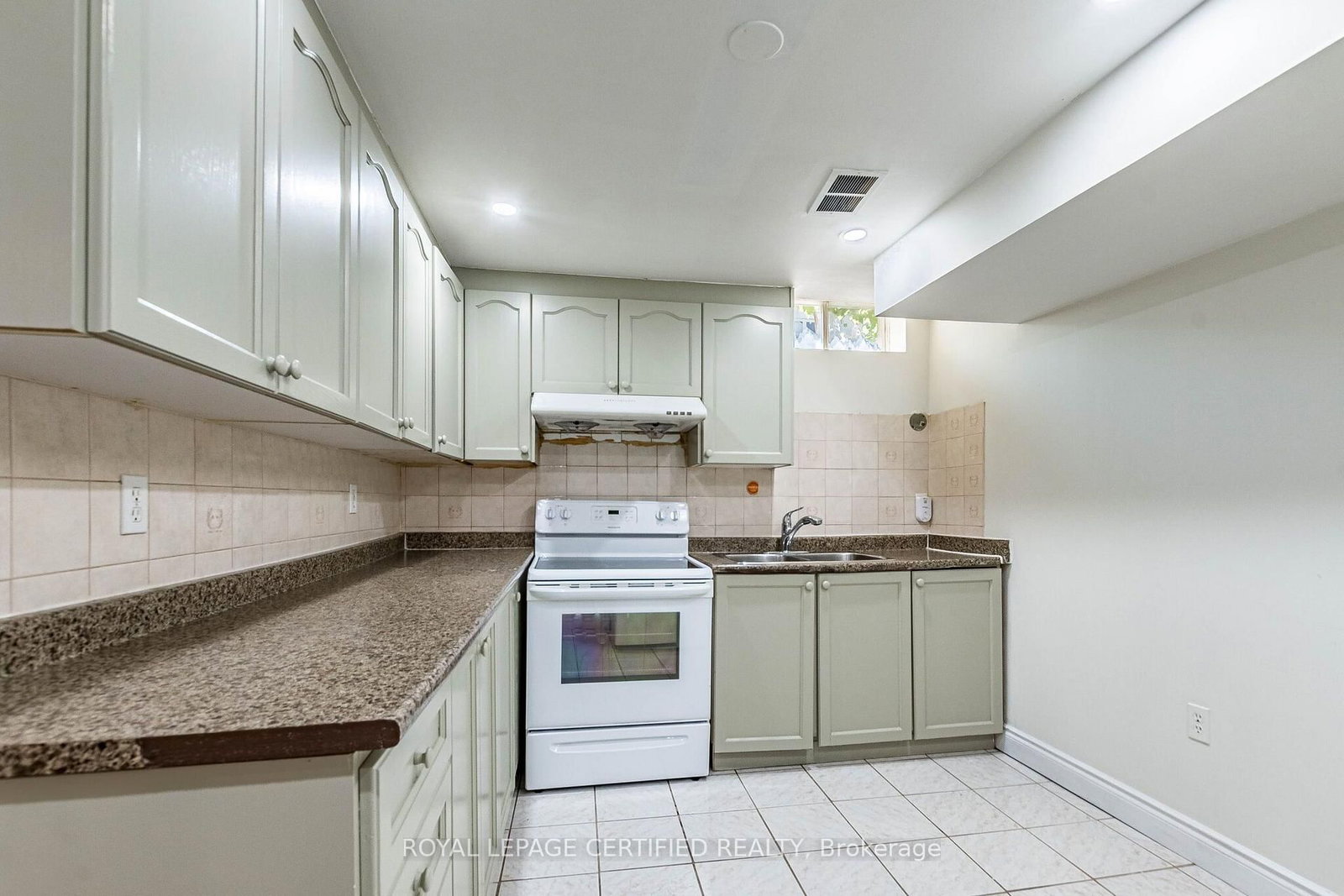 251 ELGIN Drive • Brampton, ON photo 33