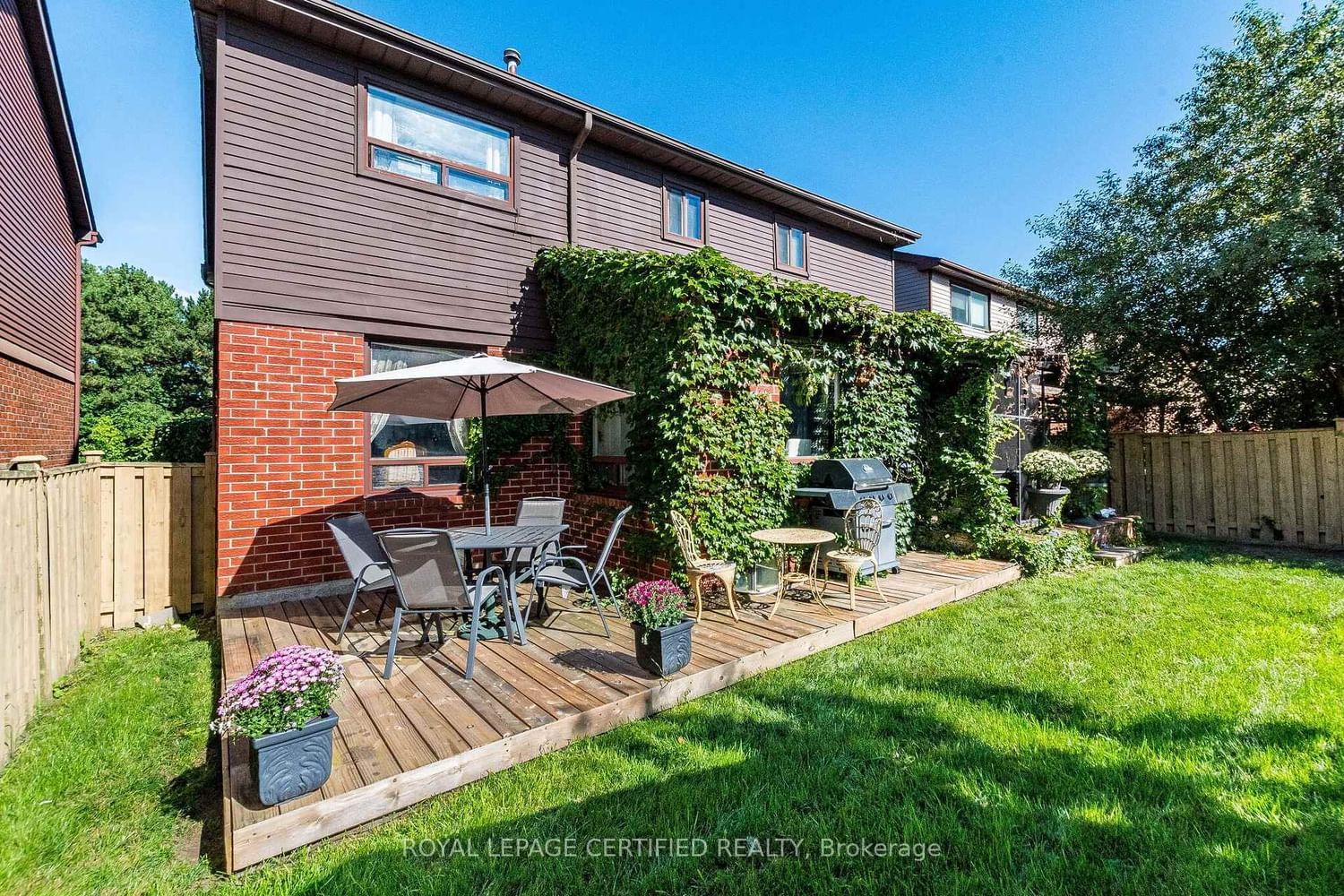 251 ELGIN Drive • Brampton, ON photo 43