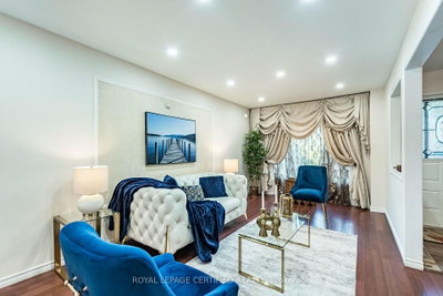 251 ELGIN Drive • Brampton, ON photo 5