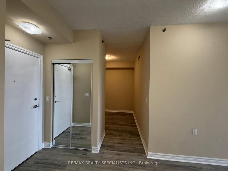 1007 - 810 Scollard Court