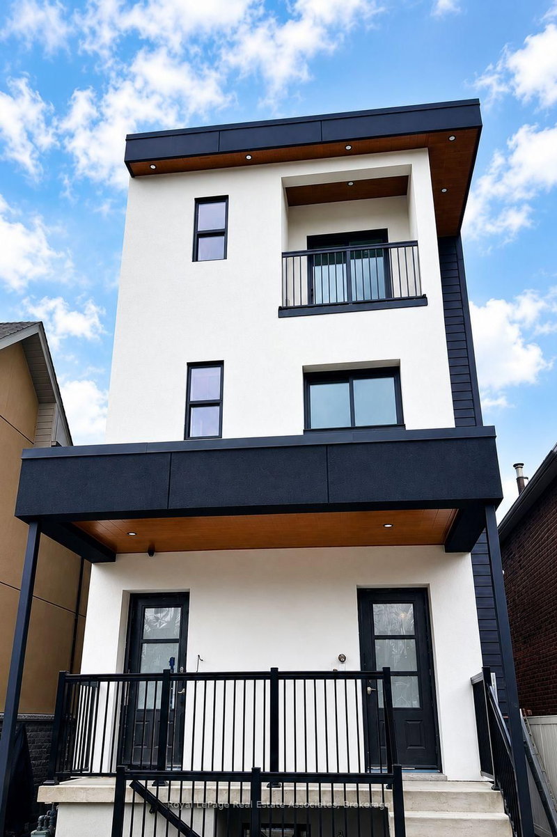 2 MF - 17 White Avenue