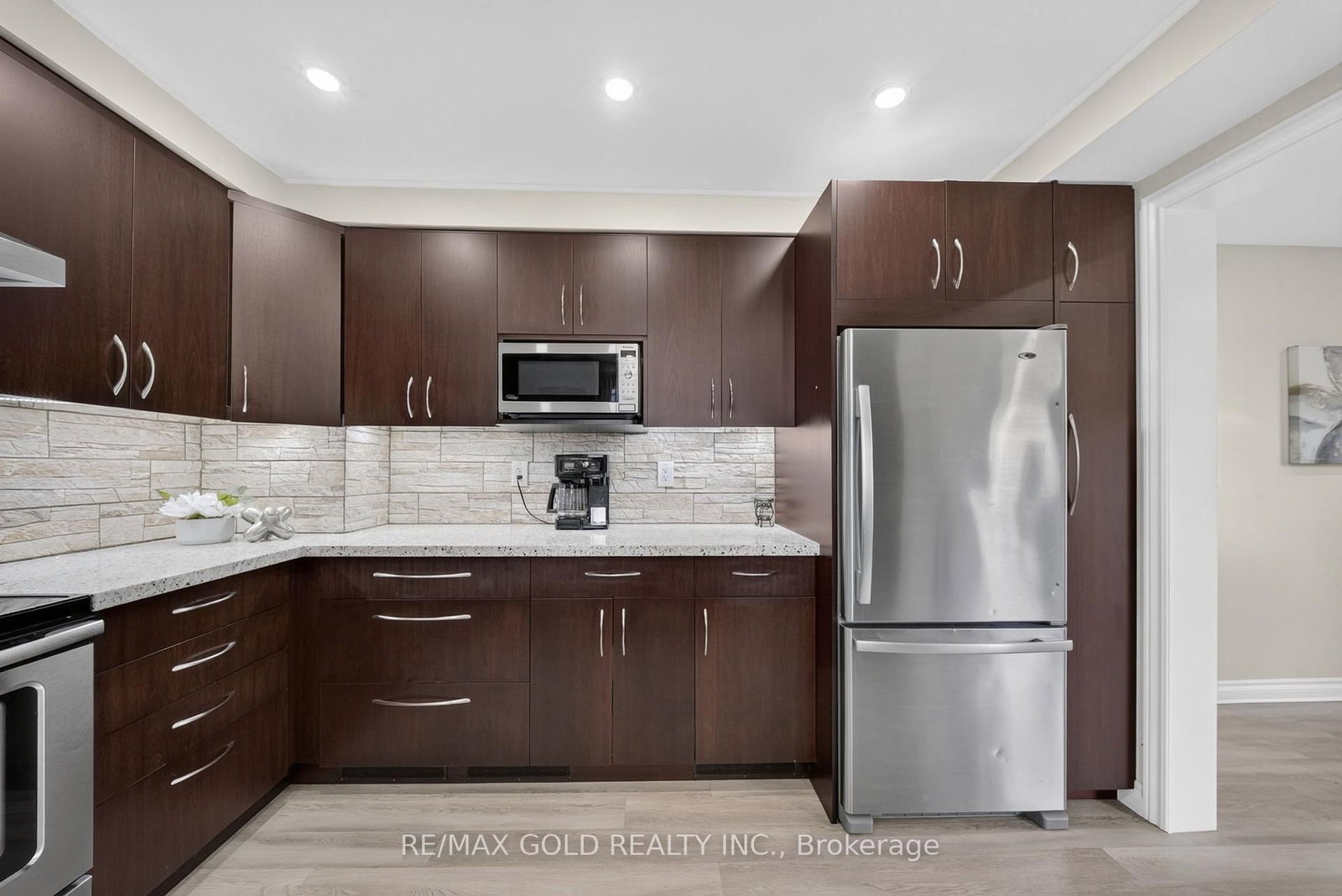 92 Cathcart Crescent • Brampton, ON photo 9
