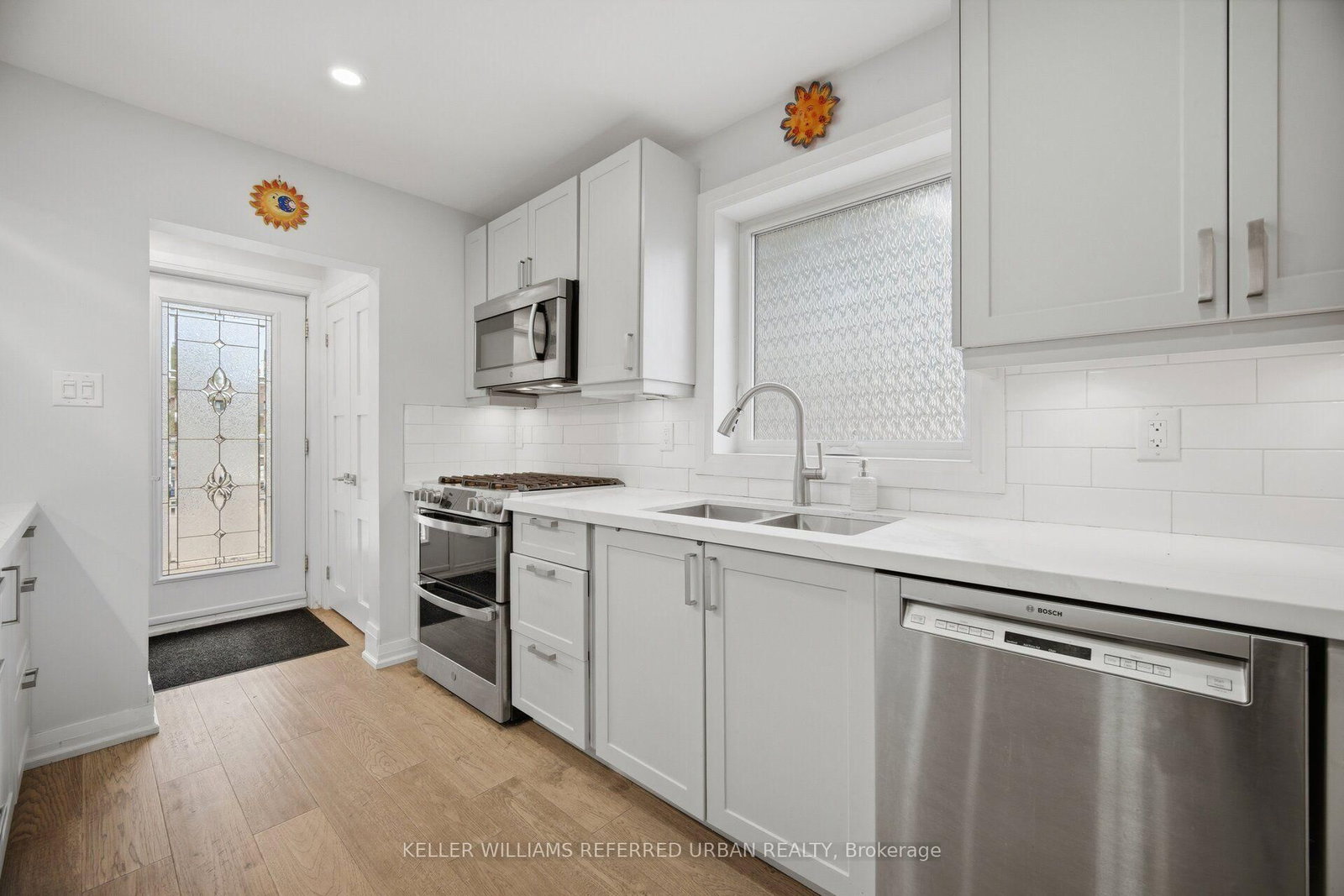 4 Cameo Crescent • Toronto, ON photo 12