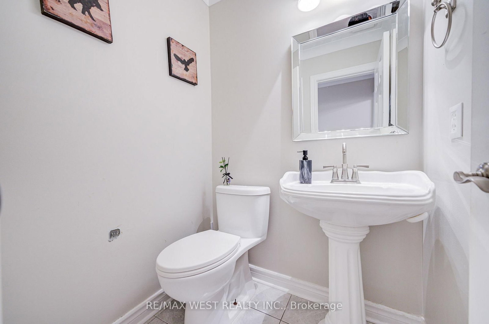 8 Ballycastle Crescent • Brampton, ON photo 10