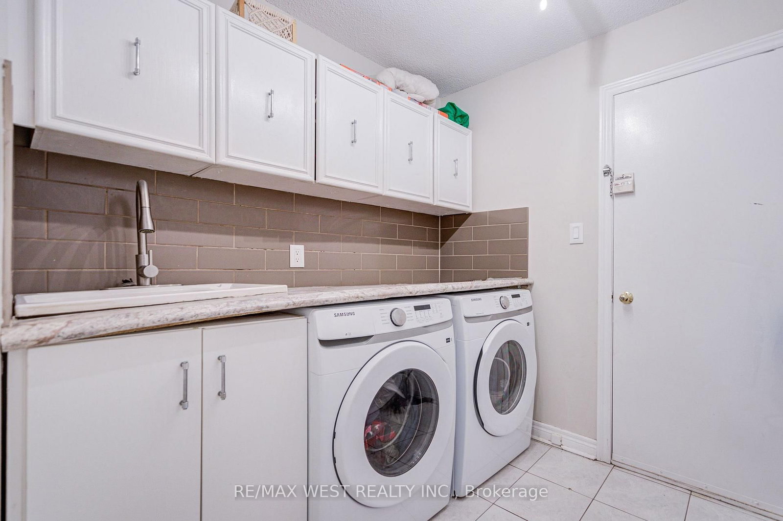 8 Ballycastle Crescent • Brampton, ON photo 11