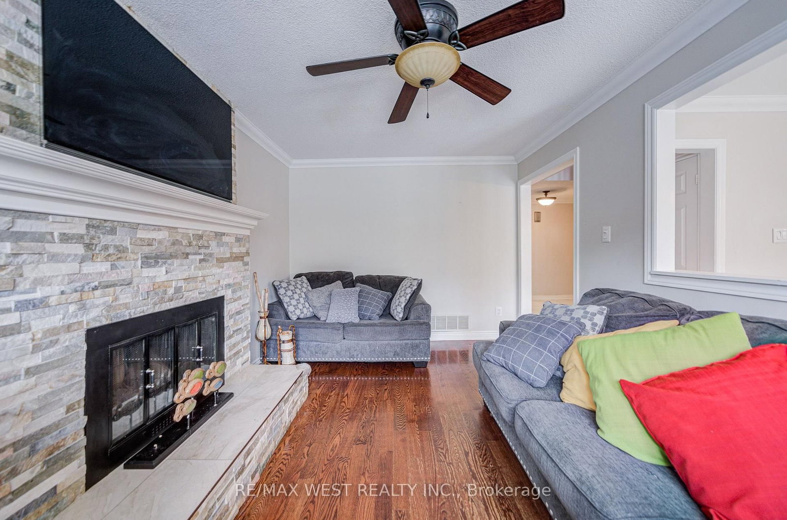 8 Ballycastle Crescent • Brampton, ON photo 16
