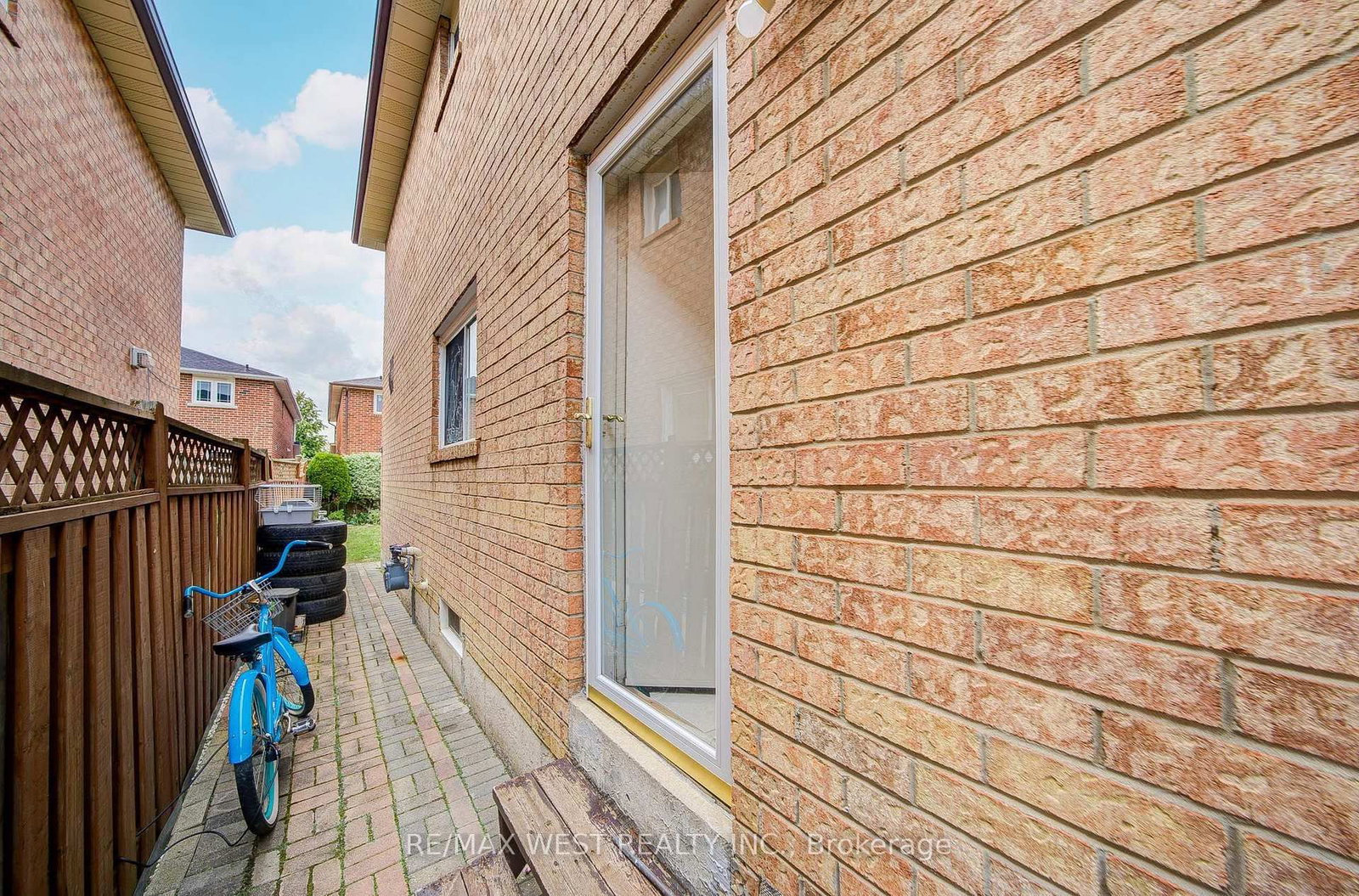 8 Ballycastle Crescent • Brampton, ON photo 38