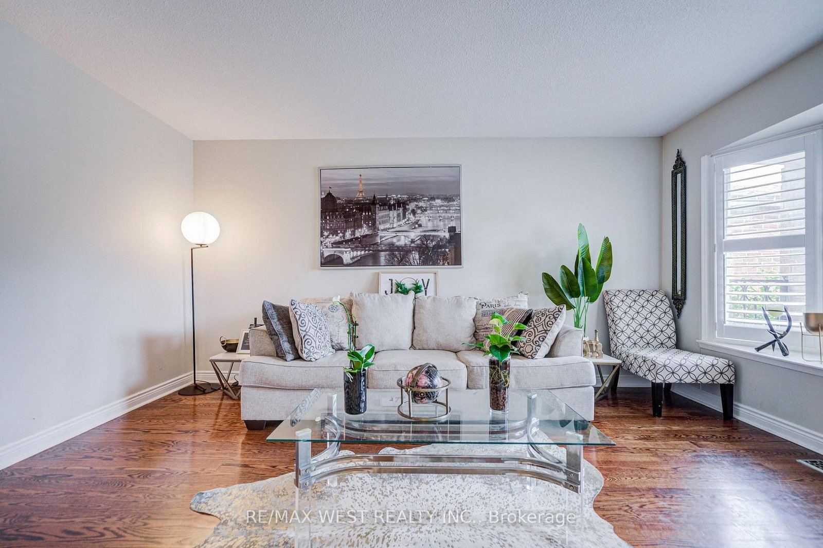 8 Ballycastle Crescent • Brampton, ON photo 9