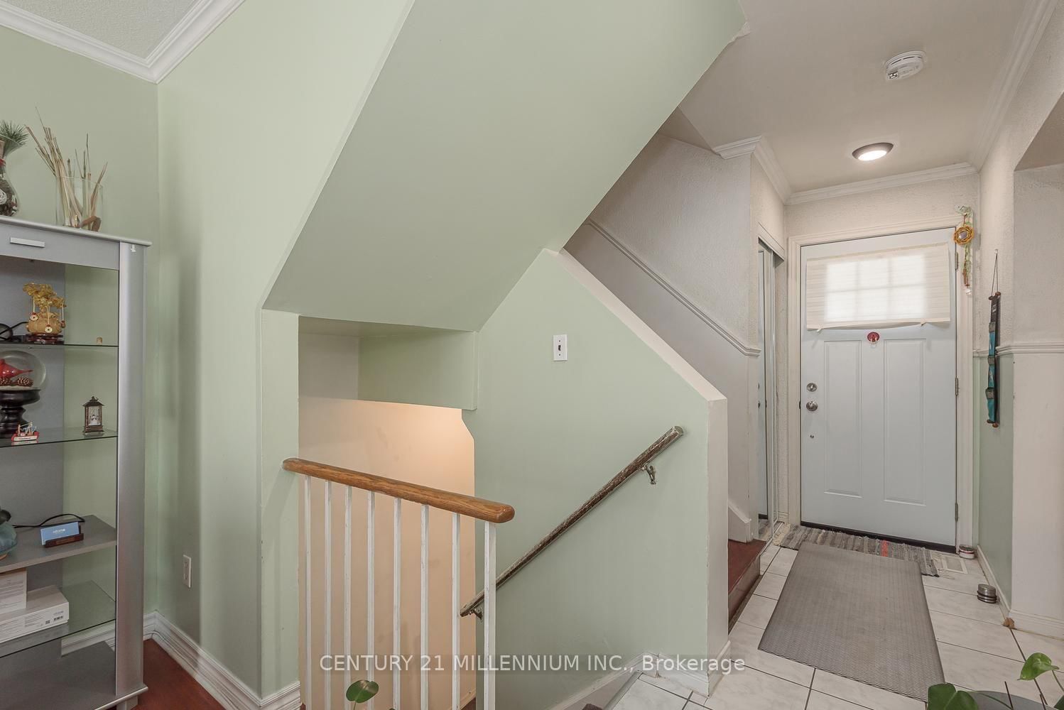 336 Fleetwood Crescent • Brampton, ON photo 2