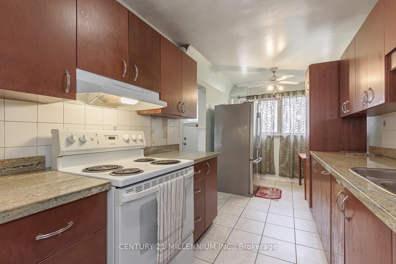 336 Fleetwood Crescent • Brampton, ON photo 8