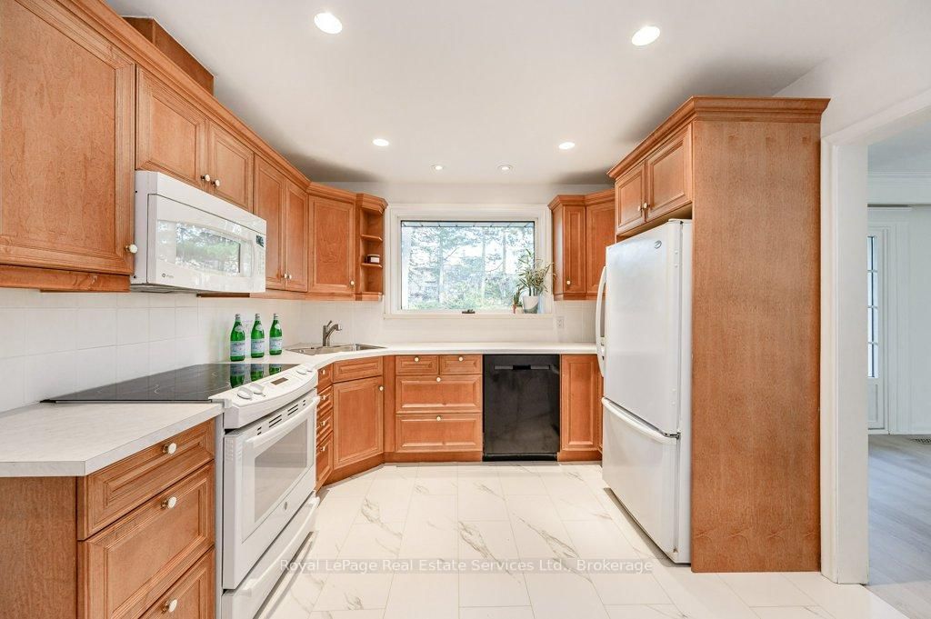 349 Wedgewood Oakville,ON L6J 4R6 — Photo 17
