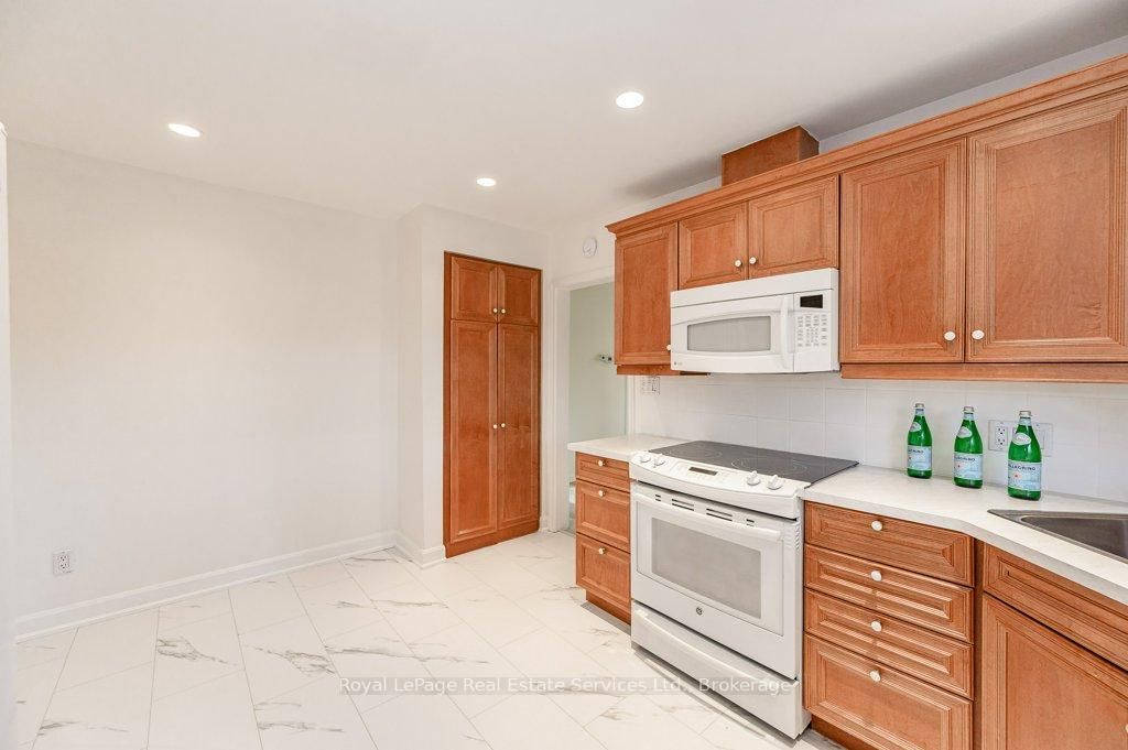 349 Wedgewood Oakville,ON L6J 4R6 — Photo 19