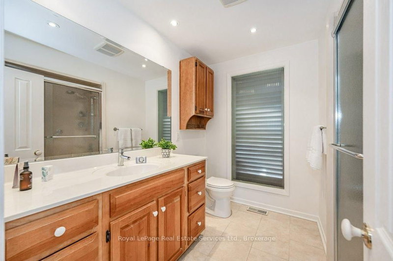 349 Wedgewood Oakville,ON L6J 4R6 — Photo 23