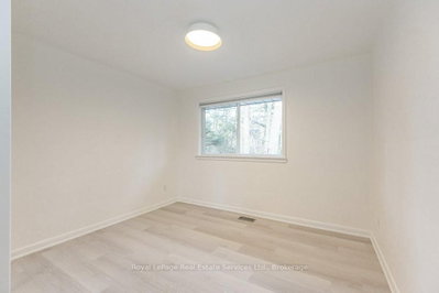 349 Wedgewood Oakville,ON L6J 4R6 — Photo 24