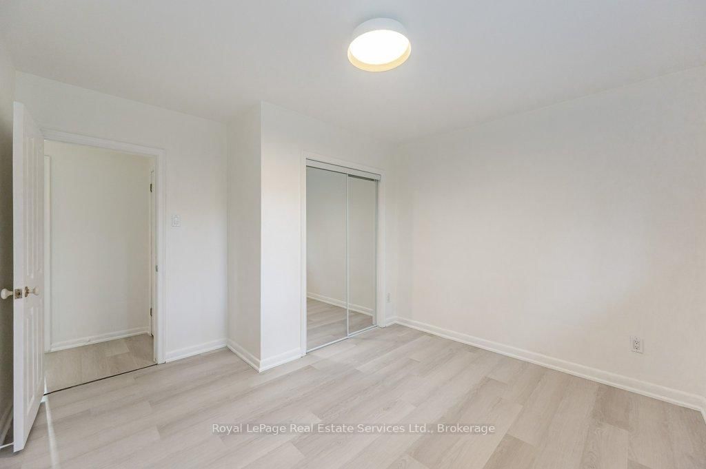 349 Wedgewood Oakville,ON L6J 4R6 — Photo 25
