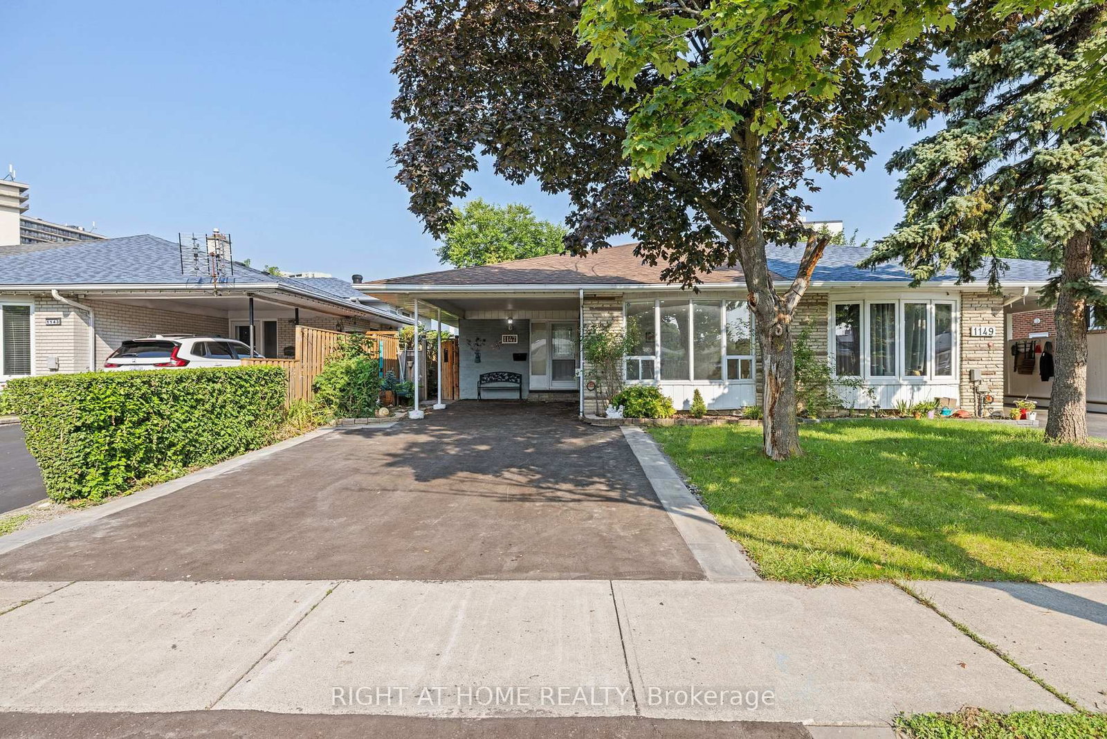 1147 Saturnia Crescent • Mississauga, ON photo 1