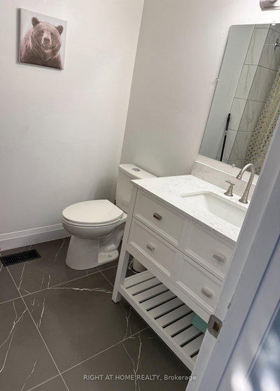 1147 Saturnia Mississauga,ON L4Y 2M2 — Photo 10
