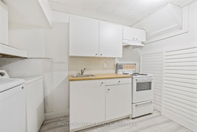 1147 Saturnia Mississauga,ON L4Y 2M2 — Photo 18