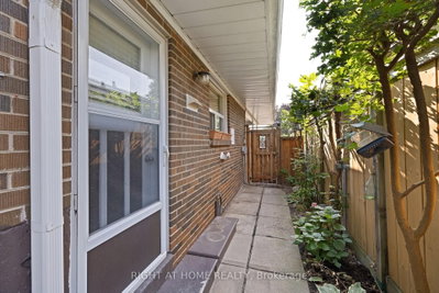 1147 Saturnia Mississauga,ON L4Y 2M2 — Photo 20
