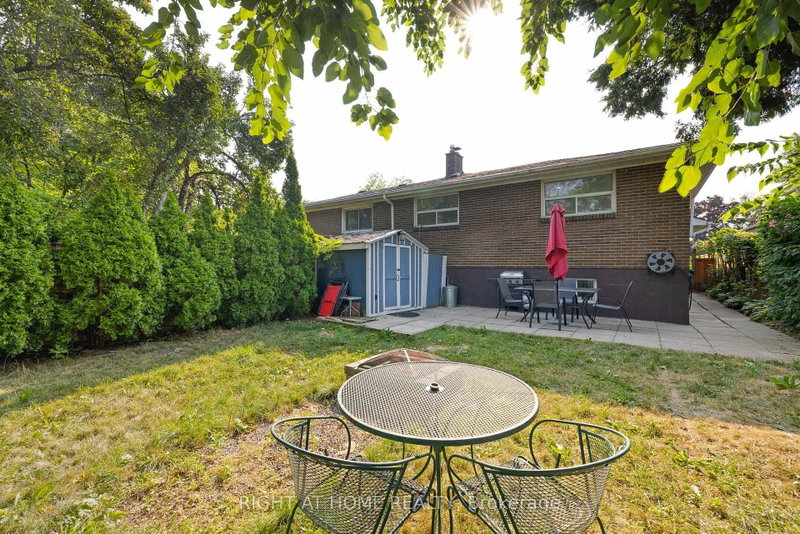 1147 Saturnia Mississauga,ON L4Y 2M2 — Photo 21