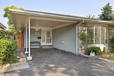 1147 Saturnia Mississauga,ON L4Y 2M2 — Photo 23