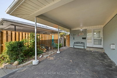 1147 Saturnia Mississauga,ON L4Y 2M2 — Photo 24