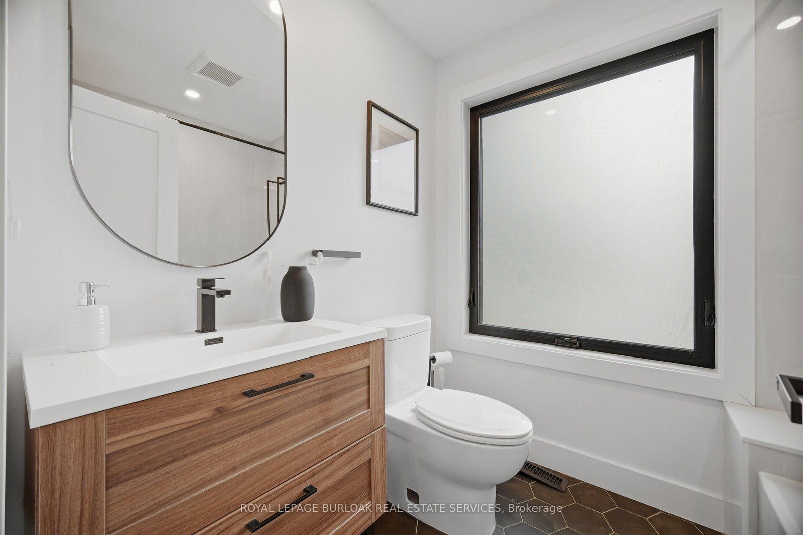 5216 Alton Road • Burlington, ON photo 34