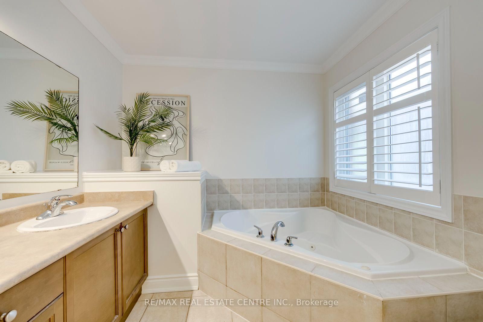 290 Duskywing Oakville,ON L6L 6X6 — Photo 26