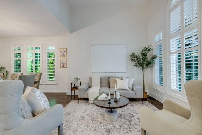 290 Duskywing Oakville,ON L6L 6X6 — Photo 8