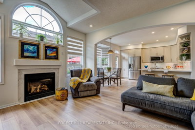 1148 Barclay Circle • Milton, ON photo 2