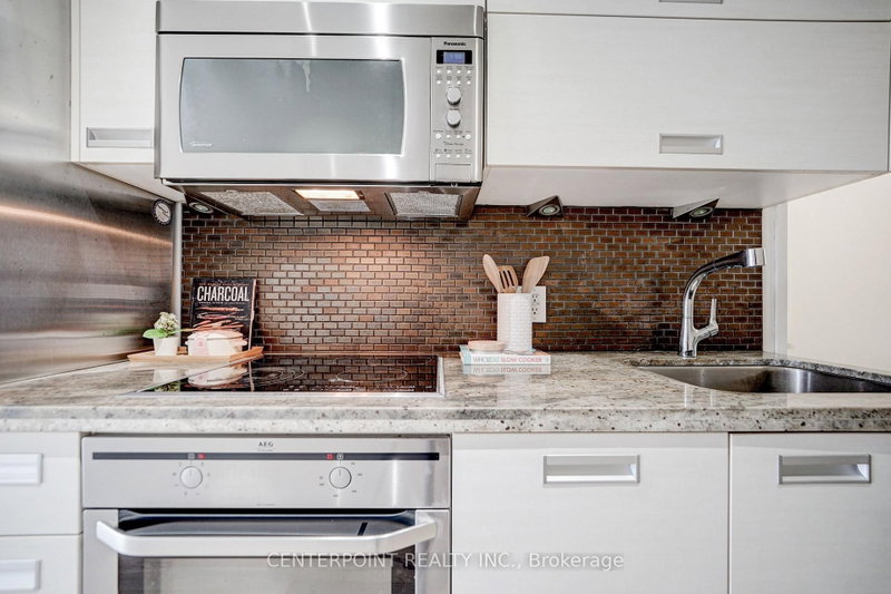 88 Park Lawn Toronto,ON M8Y 0B5 — Photo 5
