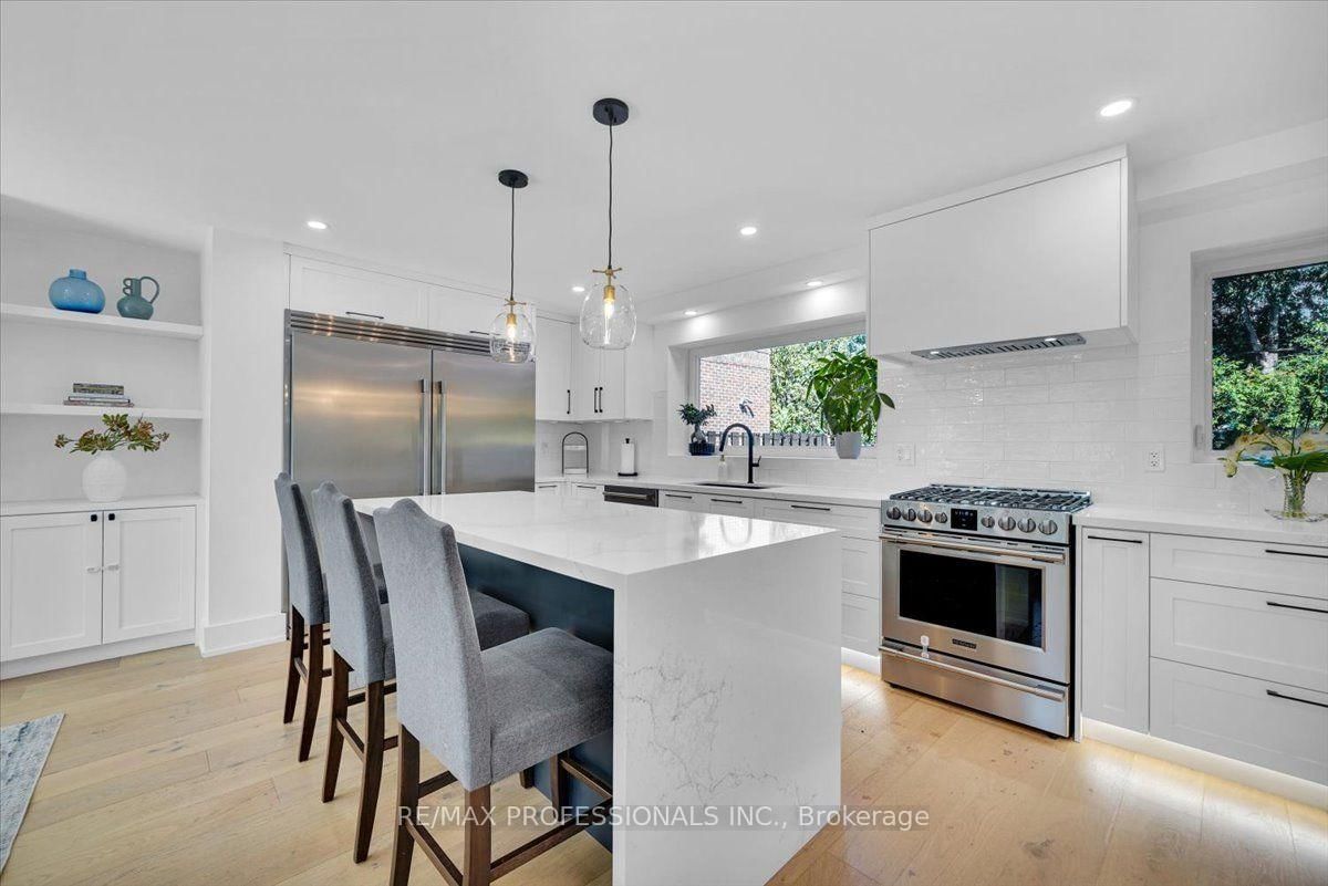 4 Winston Grove • Toronto, ON photo 10