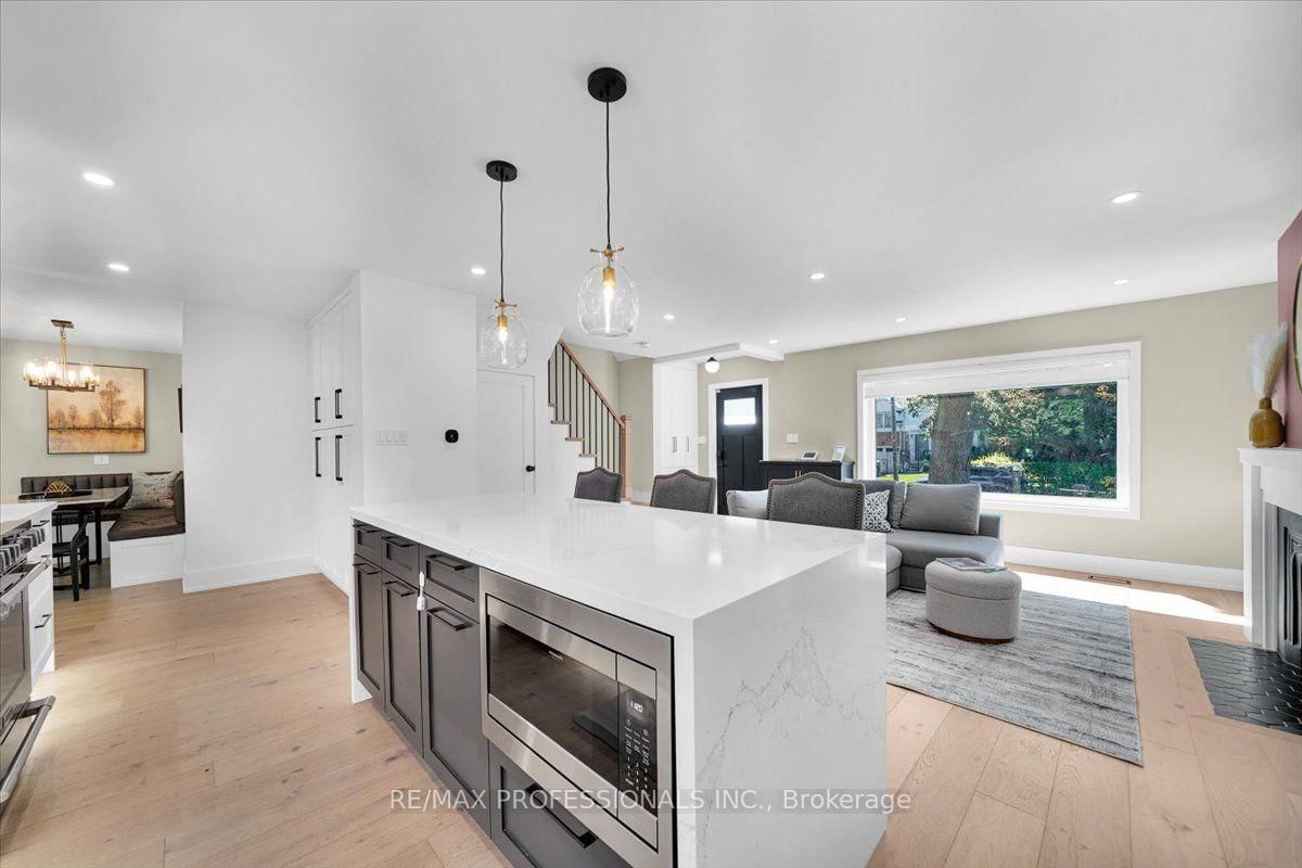 4 Winston Grove • Toronto, ON photo 12