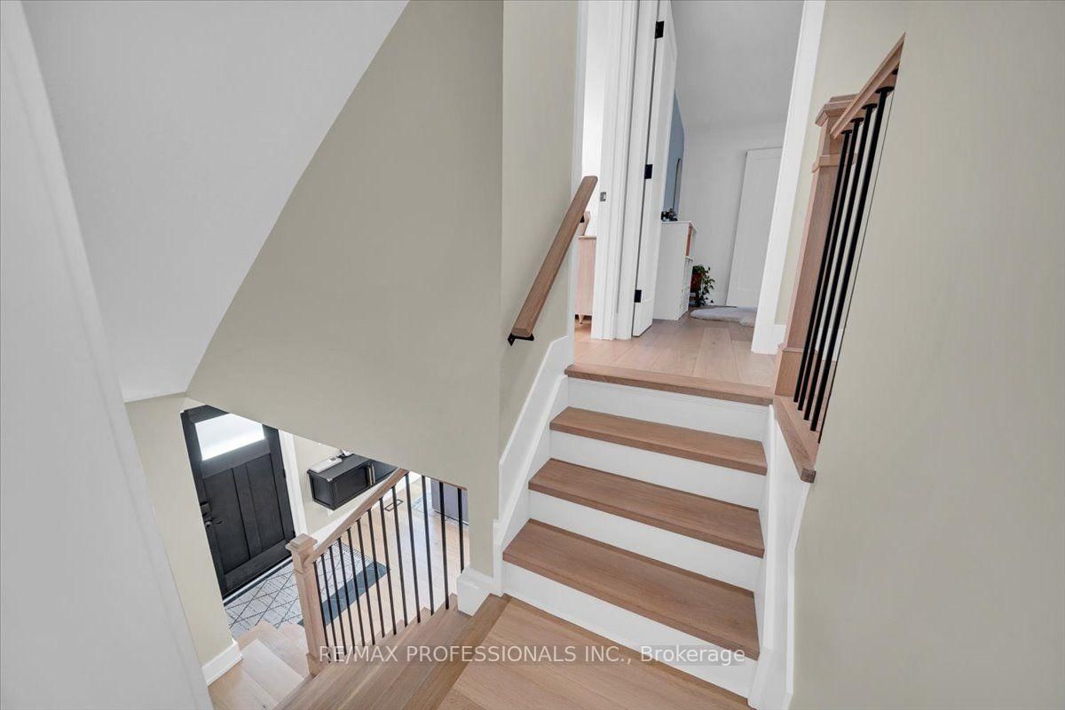 4 Winston Grove • Toronto, ON photo 17
