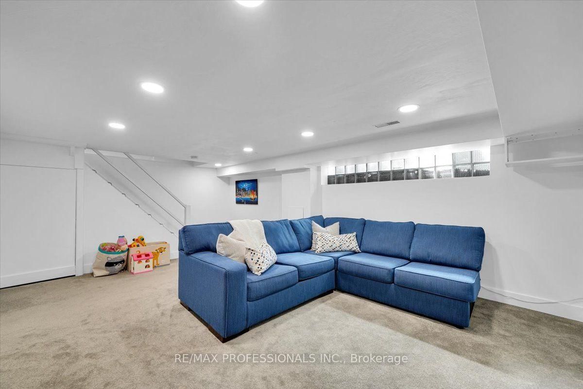4 Winston Grove • Toronto, ON photo 29